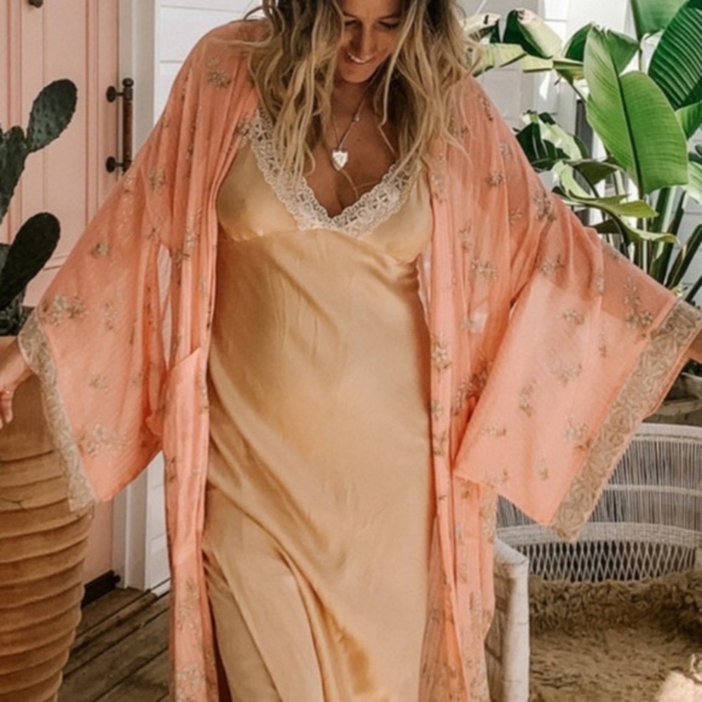 Spell Hendrix Robe - Picture 4 of 5